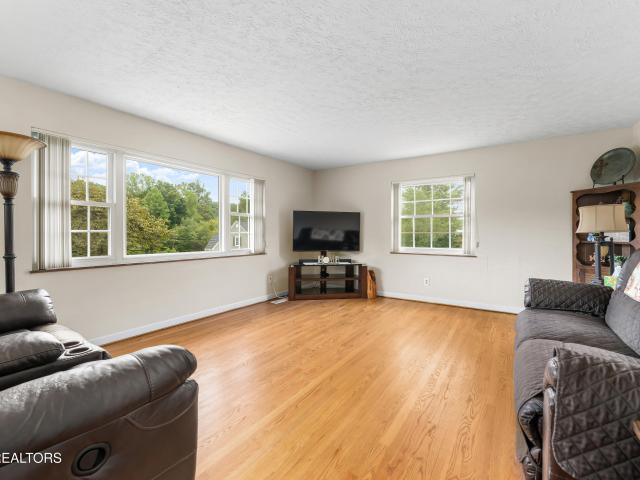 5649 Harriman Hwy