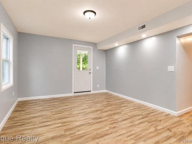 5649 Lapeer Road