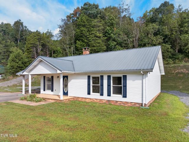 5640 Highway 11 W