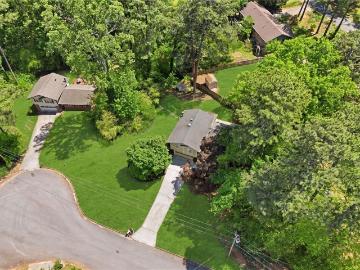 5642 Breezy Court SW