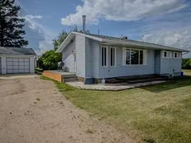 56430 Range Rd 113, Rural St. Paul County, AB, T0A 1E0 house.