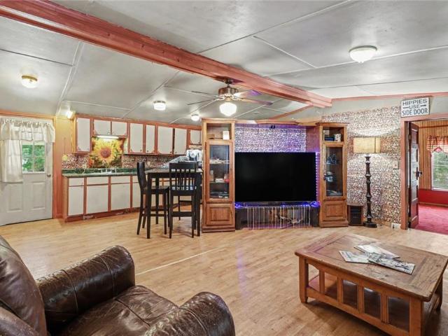 564 Cedar Creek Road NW Road