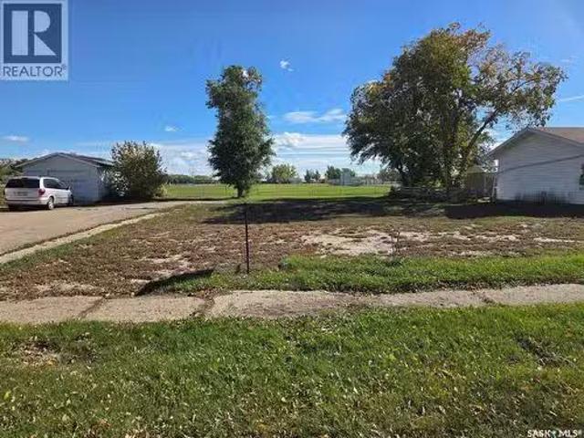 564 Butte Street, Central Butte, SK, S0H 0T0 vacant land for.