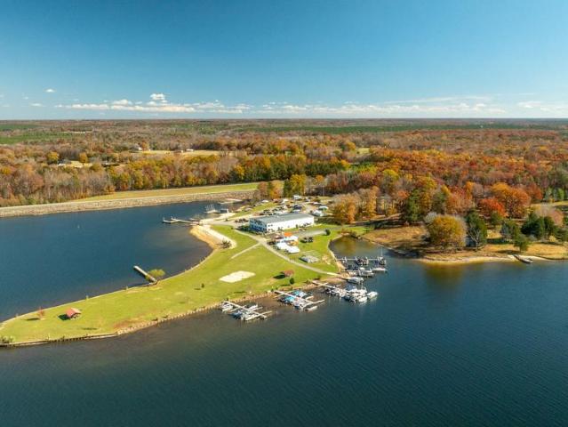 564 Equestrian Landing Trl