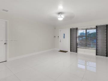 5655 NE 5th Ter, Oakland Park, FL