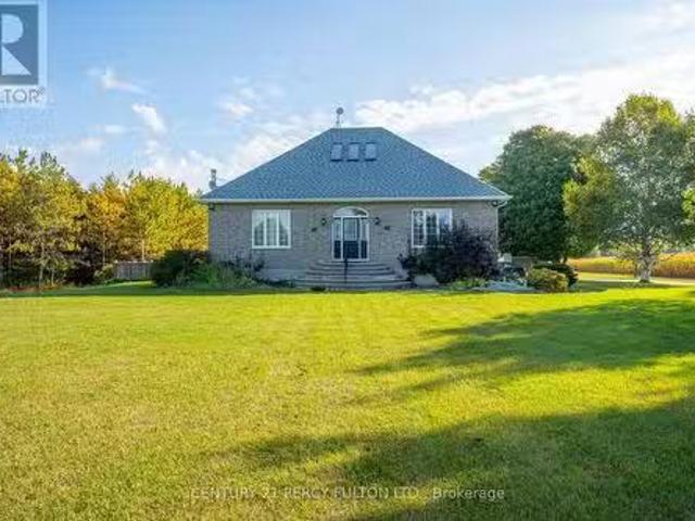 5659 Gilmore Road, Clarington, ON, L0A 1J0 house for lease.