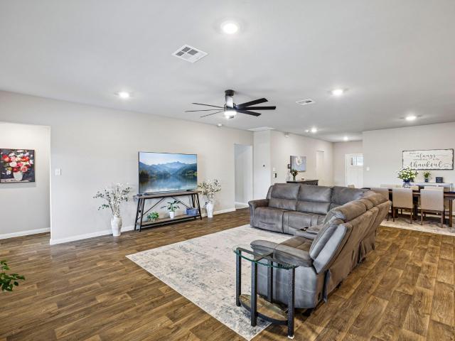 565 Apache Plum Dr