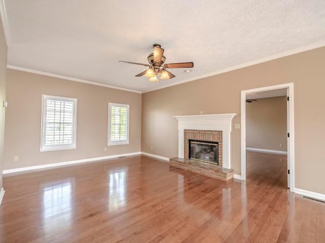 565 bowen dr