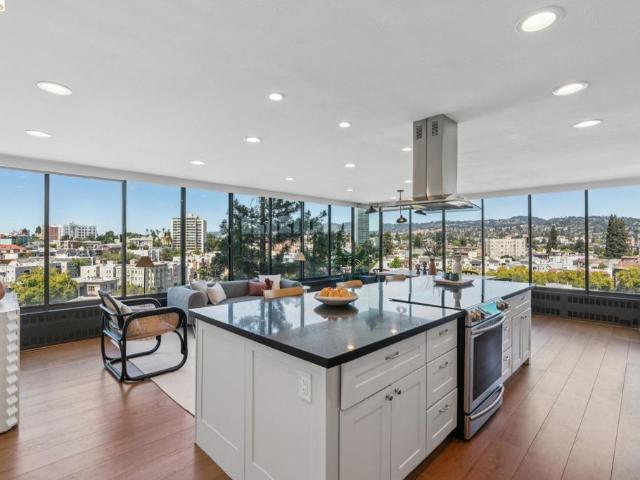 565 Bellevue Ave. 806