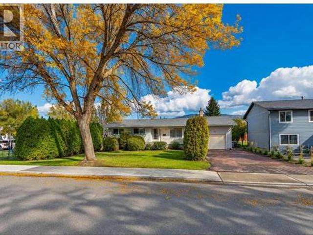 565 Dougall Road S, Kelowna, BC, V1X 3K2 house for sale | Listing ID 10402 | Royal LePage