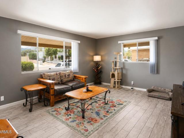 565 EARL Drive