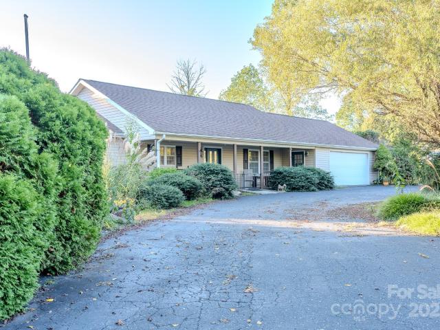 565 Overlook Drive