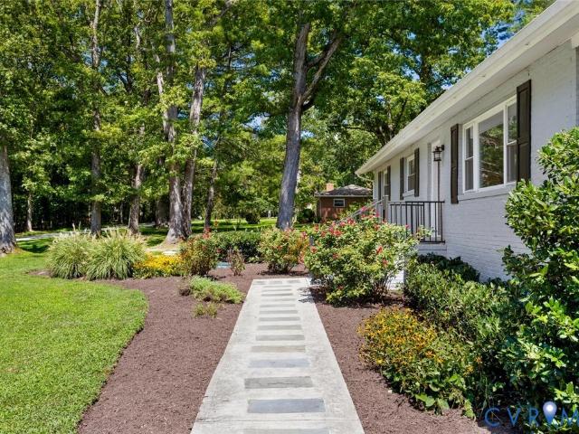 565 Rochelle Road