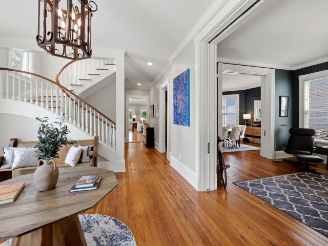 565 W Second Street