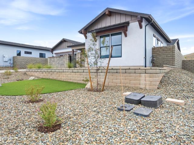 5669 e blackburn court