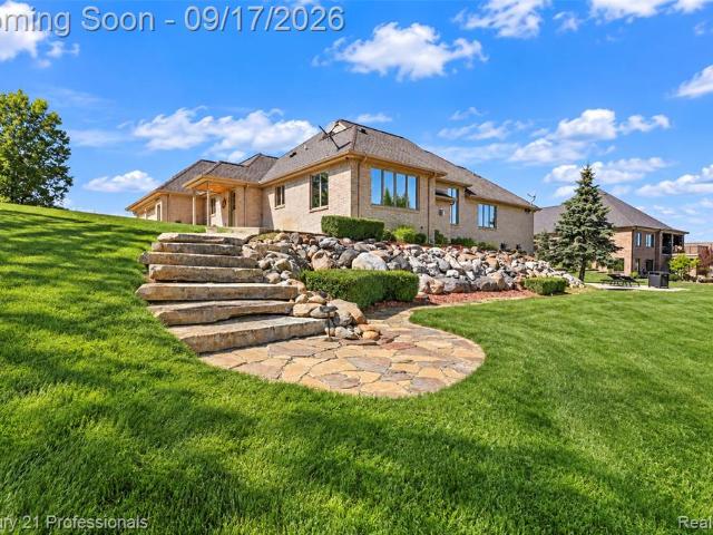 5669 Spruce Trail