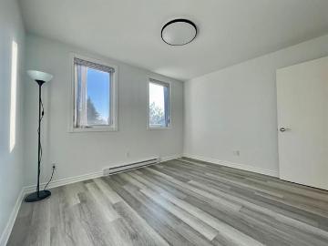House for rent in Longueuil - Parking