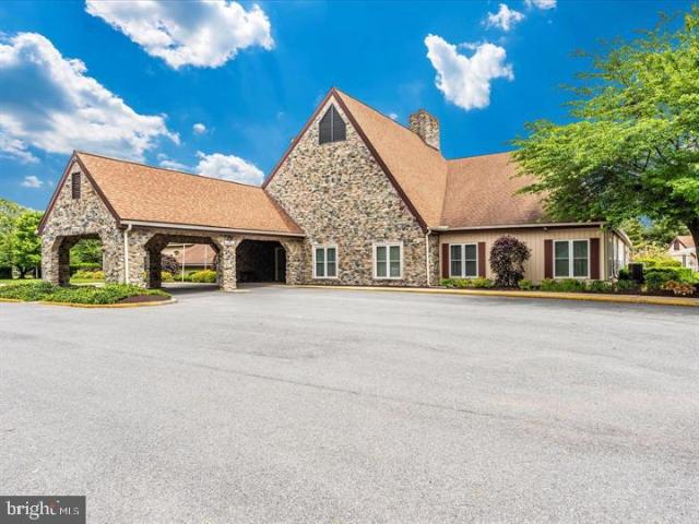 5661 Crabapple Drive