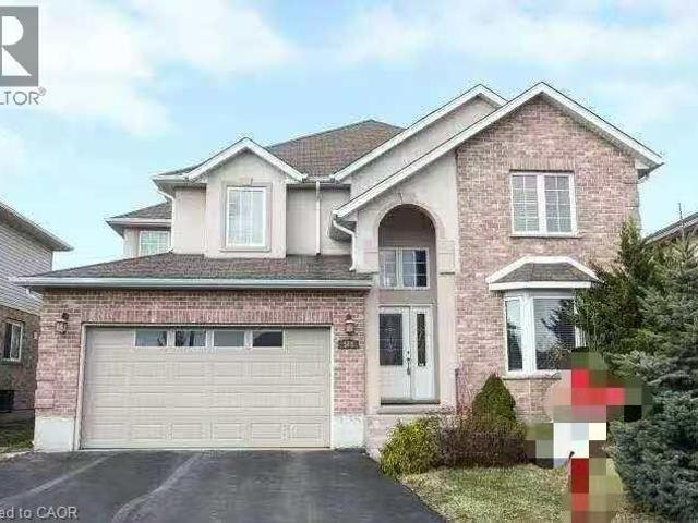 566 BUCKINGHAM Boulevard, Waterloo, Ontario, N2T2T8