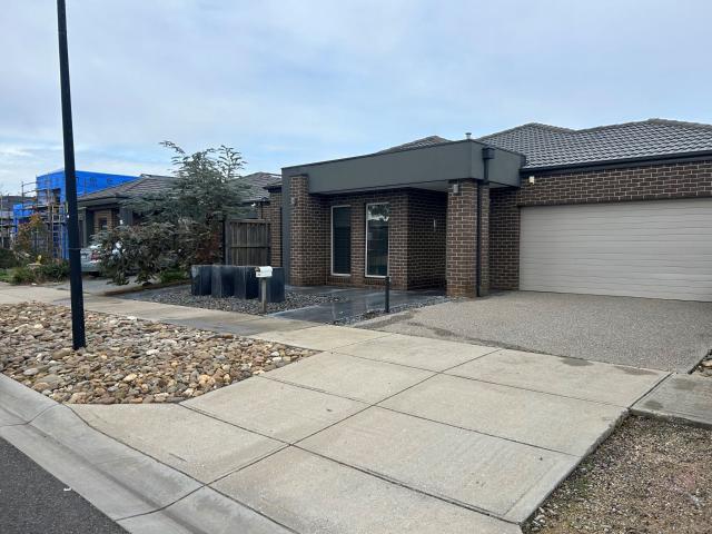566 Hume Drive, Fraser Rise
