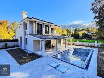 566 M² Arsa İçinde 4+1 Lüks Villa Müştemilatlı havuzlu
