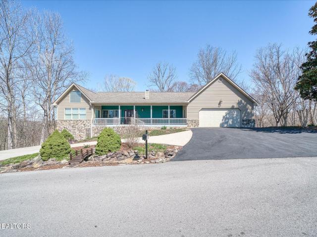 566 Mallard Pointe Rd
