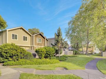 566 Santa Alicia Dr, Rohnert Park, CA 94928 | MLS #325040
