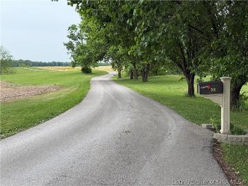 566 W Shanks Hill Road