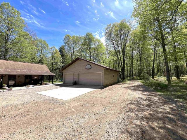 5675 Spider Lake Road