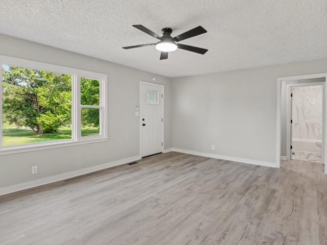 5672 Highway 161