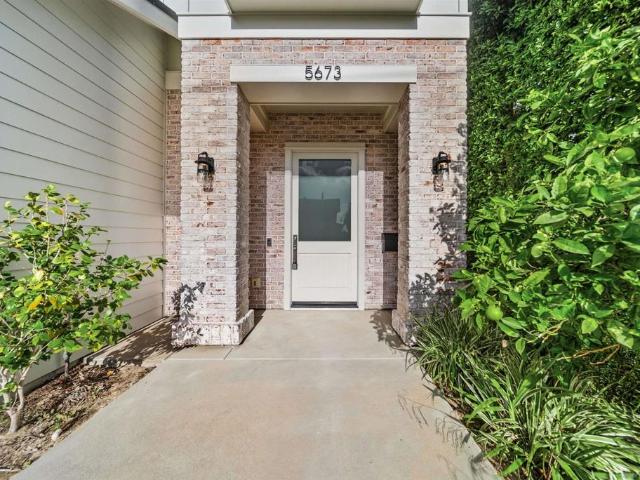 5673 Linda Rosa Ave