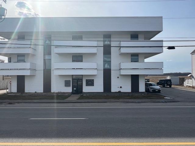 567 Ocean Boulevard # 107