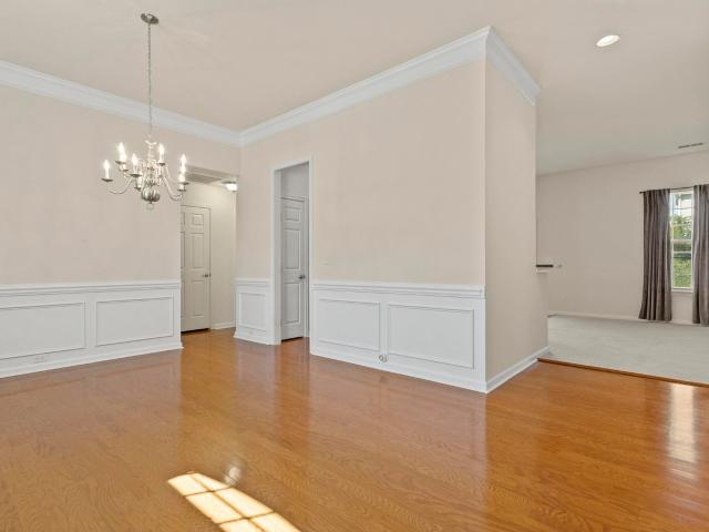 567 Shoreline Boulevard