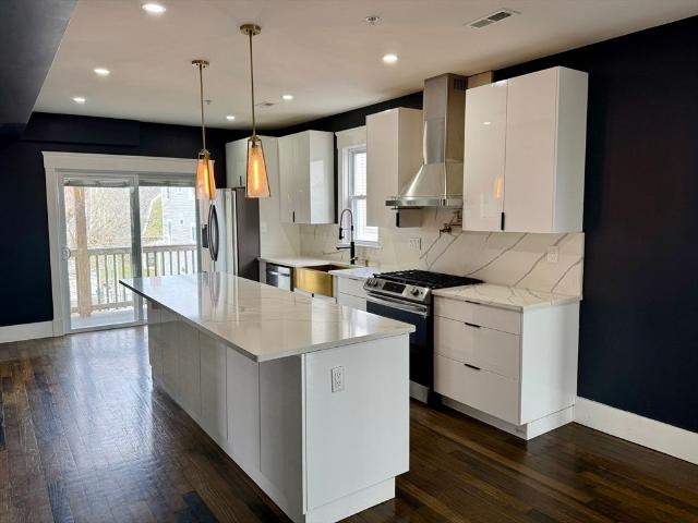 567 Park St Unit 3, Boston, US, MA