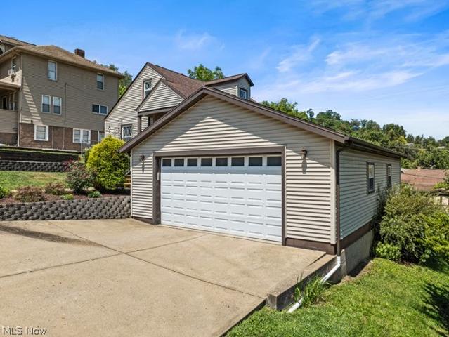 567 W 44th Street