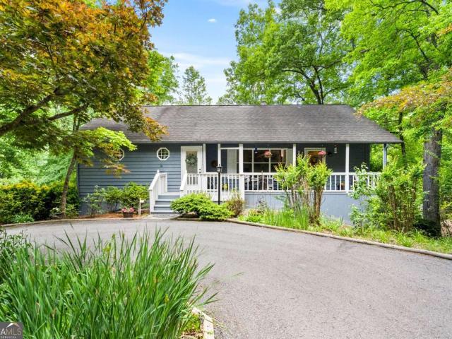 5686 Pine Crest Road