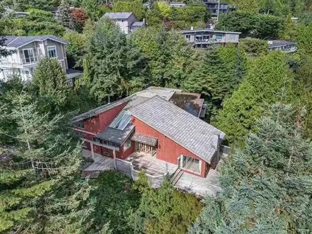 568 St. Andrews Place, West Vancouver, BC, V7S 1V8 house for.