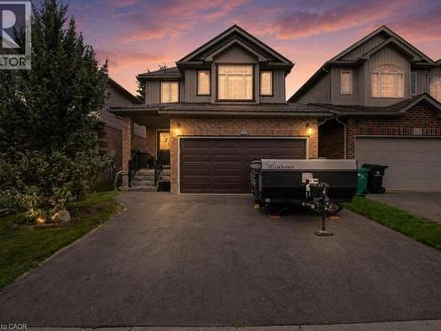568 Robert Ferrie Drive, Kitchener, ON, N2P 2T8 house for sale | Listing ID 40855 | Royal LePage