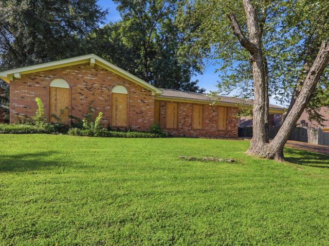 5697 tulip tree dr