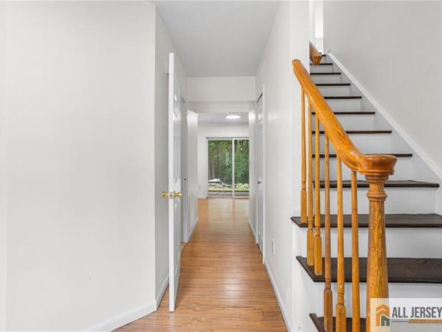 569 Buttonwood Drive