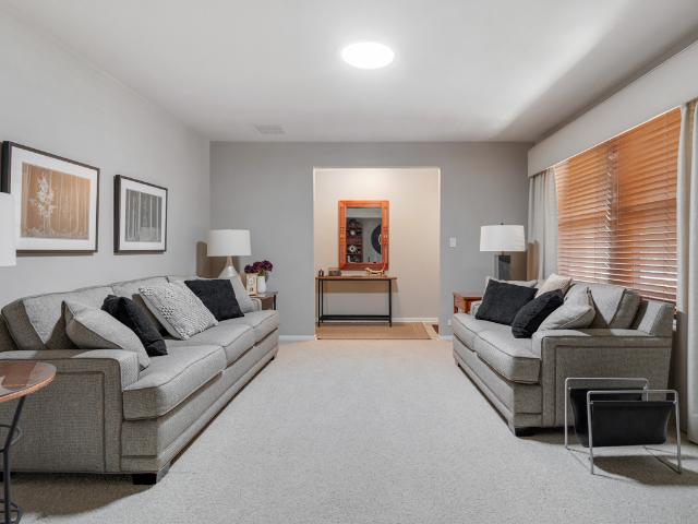 569 Northampton Circle