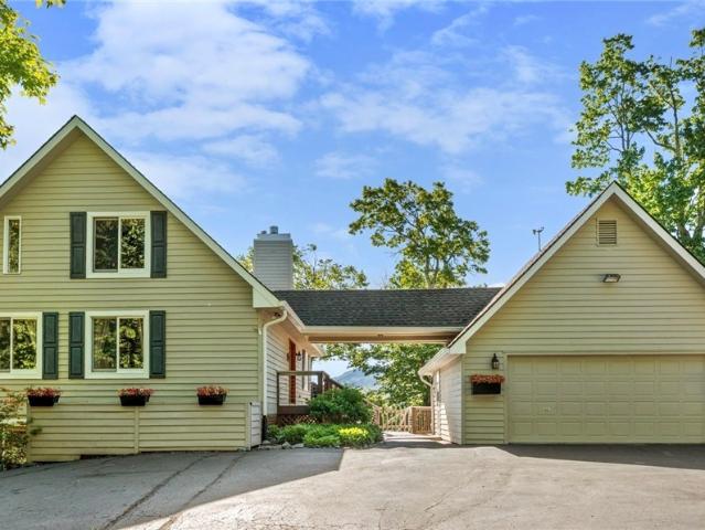 569 Shelter Rock Circle