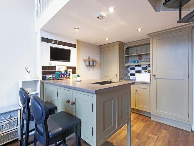 56 Westbourne Terrace | Studio duplex for rent #170587168 | Rentberry
