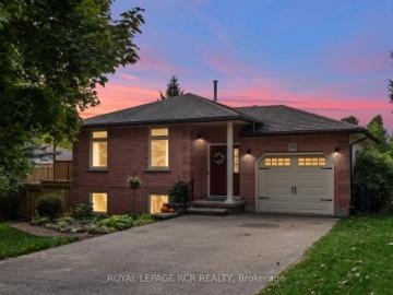 Wellington, Ontario - Fireplace, Deck