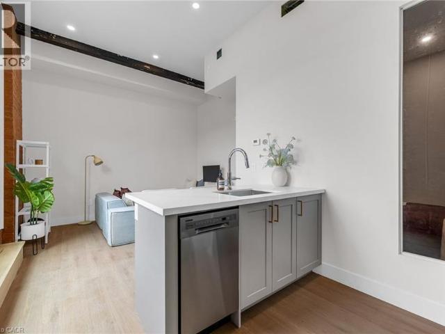 56 YORK Boulevard Unit# 211, Hamilton, Ontario, L8R2M9