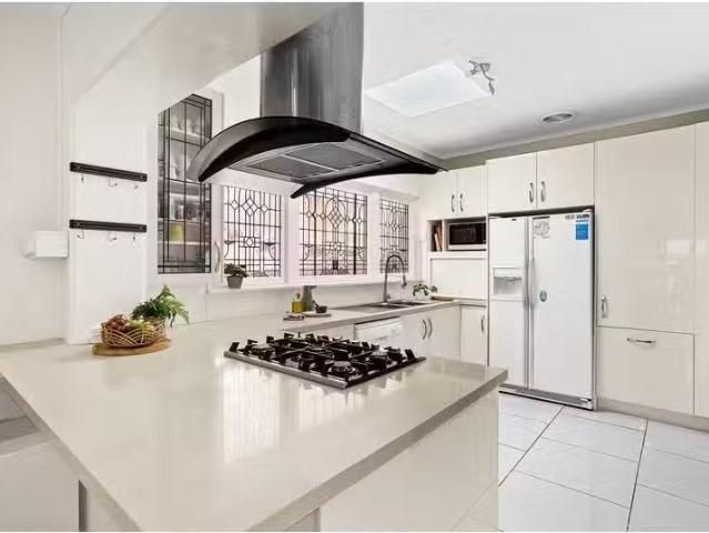 56 Bourke Street, North Wollongong House for rent Listed by P.