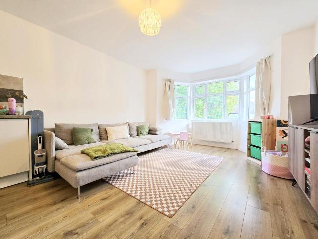 56 Broomfield Avenue, Southgate N13, 2 bed property to rent, £2,150 pcm | PrimeLocation
