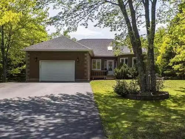 56 Bristol Avenue, Stillwater Lake, NS, B3Z 1G7 house for sa.