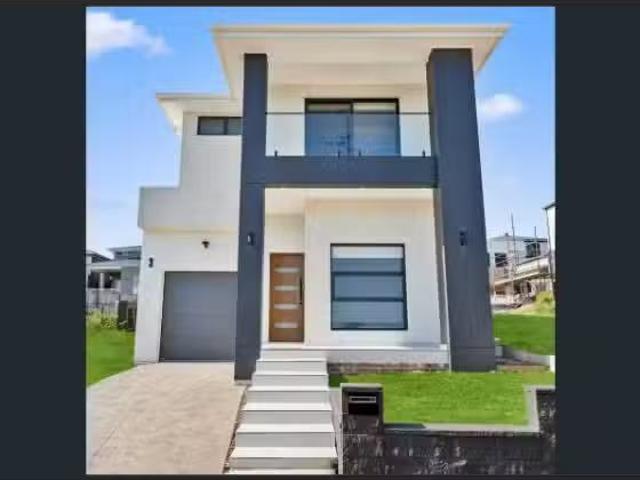 56 Corona Street, Box Hill House for rent Listed by Mona Sen of