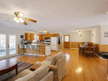 Tishomingo County, Mississippi, USA - Deck